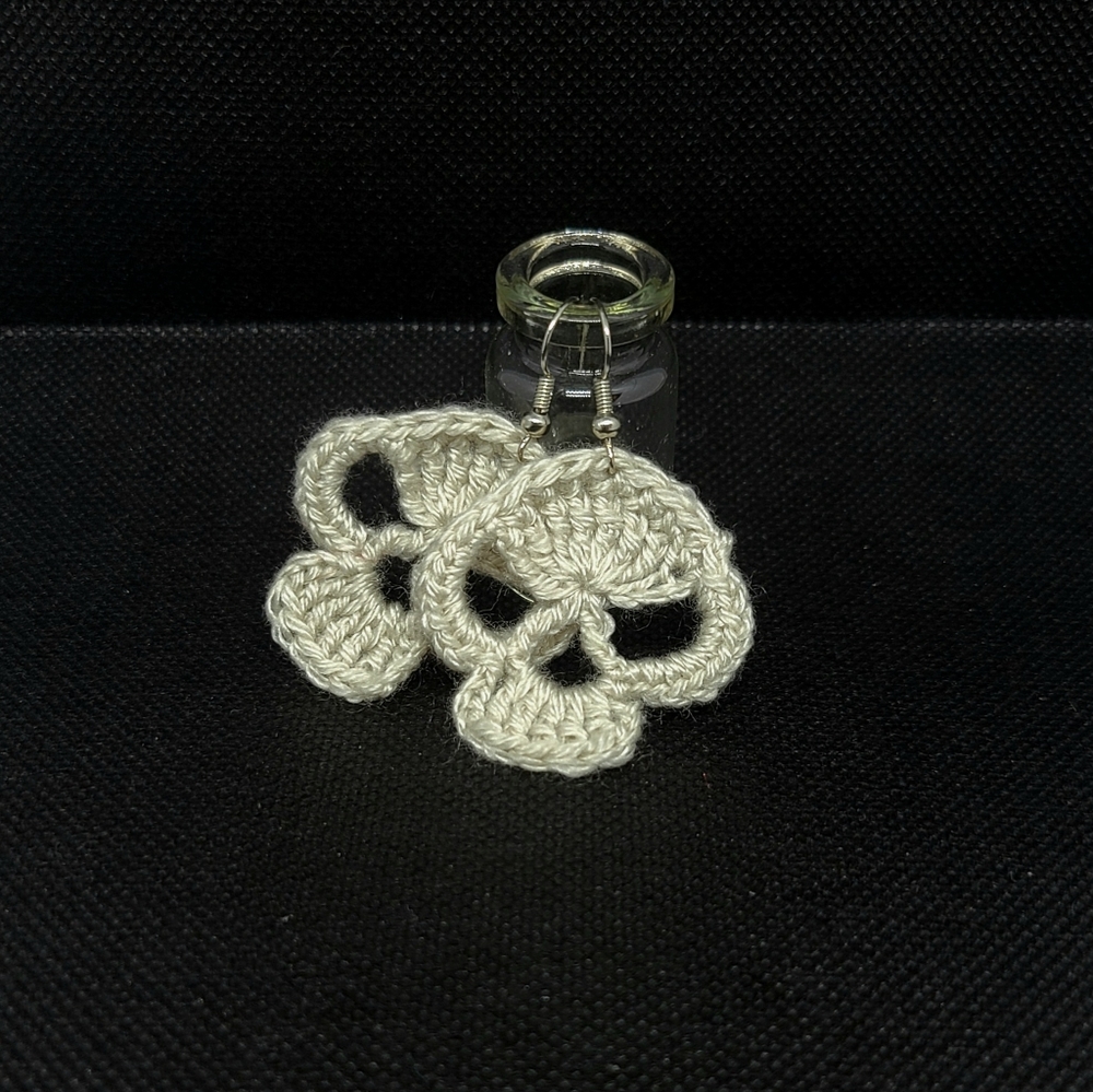 Crochet skull earrings, Halloween earrings, skulls, costume, Skull earrings